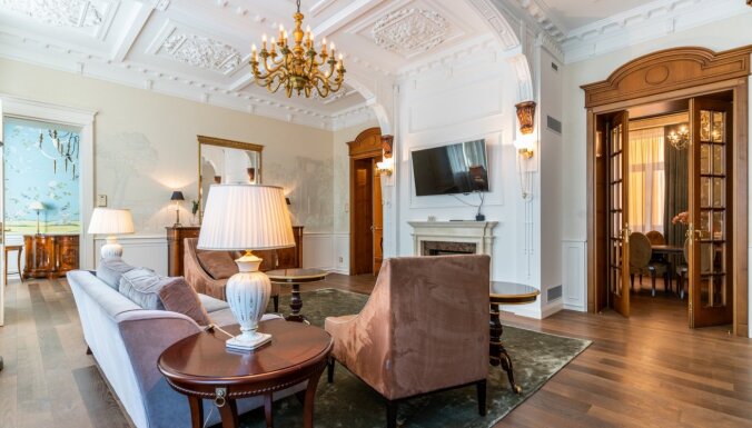 ФОТО. Квартира за два миллиона в центре Риги, которая выглядит как роскошный итальянский отель