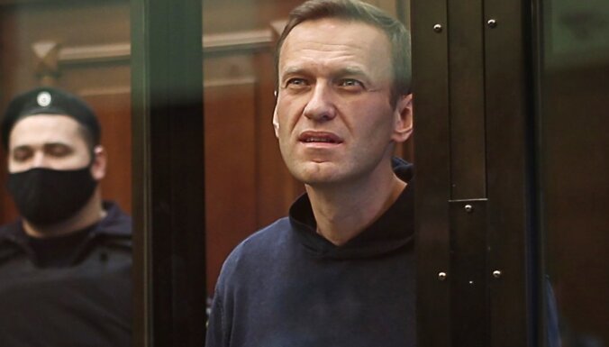 Суд принял иск Алексея Навального к Пескову