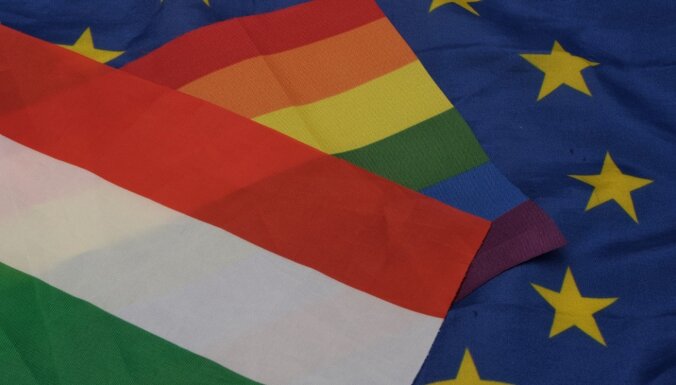 EK vēršas tiesā pret Ungāriju saistībā ar LGBTQ kopienas tiesībām