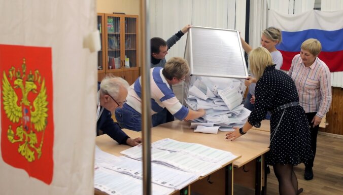 Nobalsojušo aptauja: 'Vienotā Krievija' ieguvusi 45% balsu