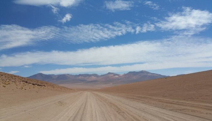 Latviešu ceļotāju piedzīvojumi, trīs dienas pavadot Bolīvijas sāls tuksnesī