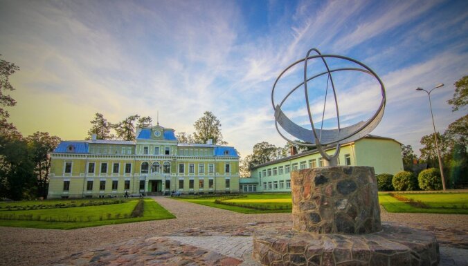 ФОТО. Кокмуйжский замок в Видземе, который когда-то был самой крупной пивоварней в Царской России