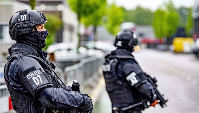 Nīderlandes policija netālu no Shipholas konfiscējusi gandrīz trīs tonnas kokaīna