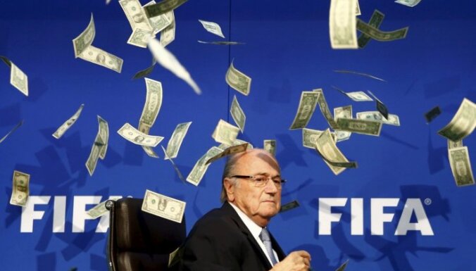 Blaters savu vainu neatzīst un turpinās pildīt FIFA prezidenta pienākumus