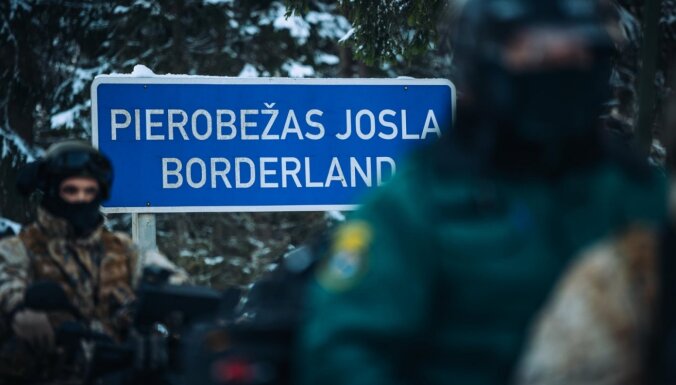 По подозрению в возможной поддержке российской агрессии в Латвию не впускают и граждан Украины