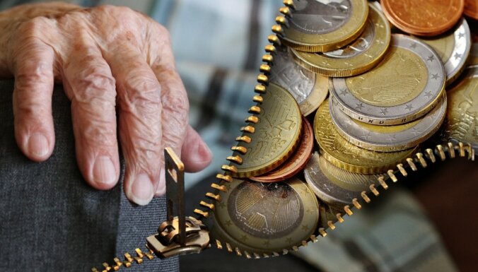 Pensionāru federācija: cilvēkiem būs nopietni jāskaidro, kādēļ oktobrī viņi saņems mazāku pensiju nekā septembrī