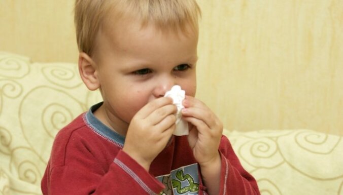 За неделю госпитализировано почти 100 пациентов с гриппом, каждый четвертый — ребенок в возрасте до 4 лет