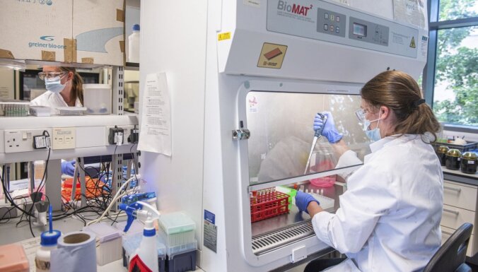 Минздрав: решение сделать AstraZeneca основной вакциной в Латвии было принято в конце лета