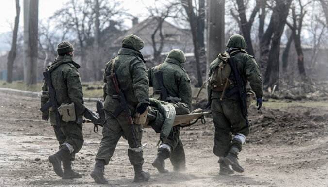 Ukraiņu izlūki: Krievija uz Ukrainu sūtīs karaskolu absolventus