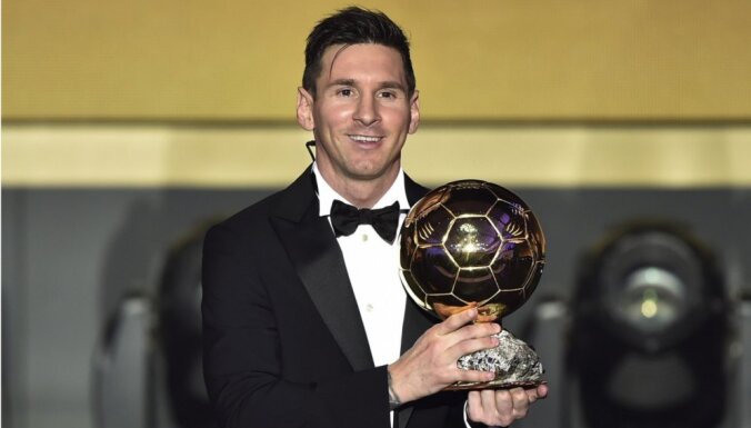 Par gada labāko futbolistu nosaukts argentīnietis Mesi