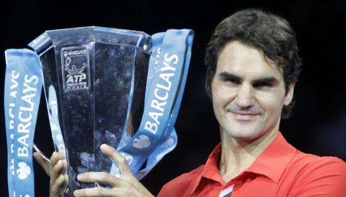 Federers piekto reizi triumfē sezonas noslēguma turnīrā
