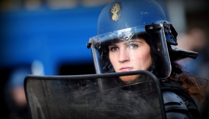 ФОТО. Во Франции и Бельгии задержаны около 300 человек за беспорядки после полуфинала ЧМ