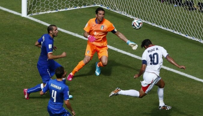 Костариканцы сенсационно обыгрывают Италию и отправляют Англию домой