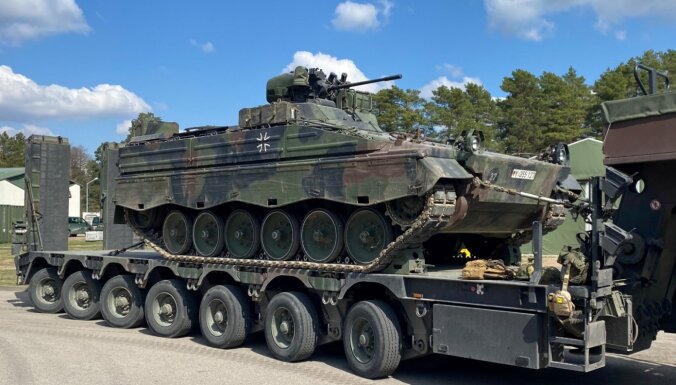 Šveice liedz Vācijai piegādāt Ukrainai munīciju kaujas mašīnām 'Marder', vēsta laikraksts