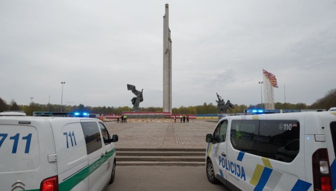За сутки собрано почти 200 тысяч евро на снос памятника в парке Победы (ОБНОВЛЕНО в 23.30)