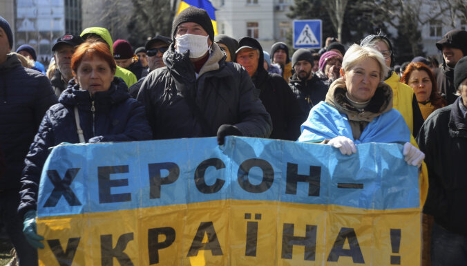 Kremlis okupantiem uzdevis Zaporižjas un Hersonas apgabalos gatavot 'referendumu', ziņo Kijiva