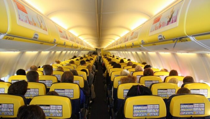 'Ryanair' pasažieriem lidojumos piedāvās bezmaksas filmas