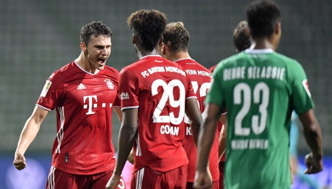 Minhenes 'Bayern' astoto gadu pēc kārtas triumfē bundeslīgā