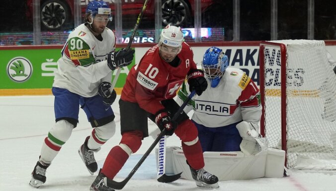 Šveices hokejisti čempionātu sāk ar sekmīgu Itālijas vārtu nomētāšanu
