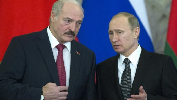 Конец "братской любви". Как Москва пытается лишить Лукашенко средств к существованию