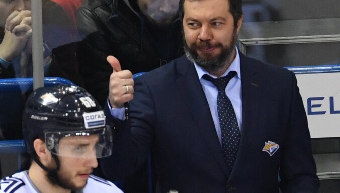Metallurg s head coach Ilya Vorobyov