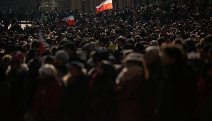Почти 50 тысяч человек в центре Гданьска простились с убитым мэром Адамовичем