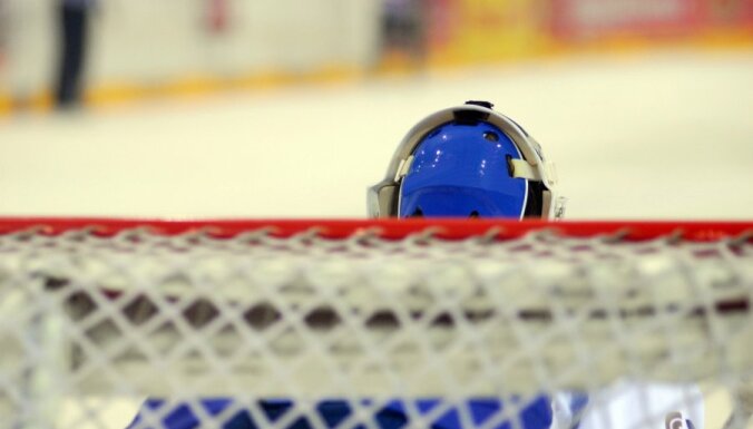 Pēc treneru iniciatīvas Krievijas hokejistu treniņi norit aiz 'slēgtām durvīm'