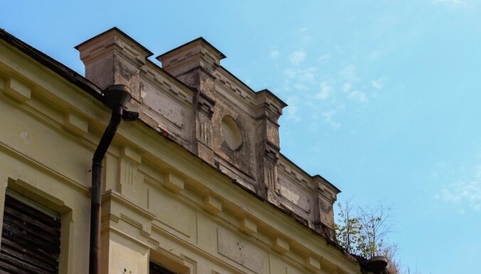 ФОТО. Утраченная слава: Риебиньское поместье, где раньше творили художники, а потом сделали склад
