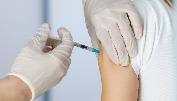 Латвия приближается к средним показателям вакцинации по ЕС