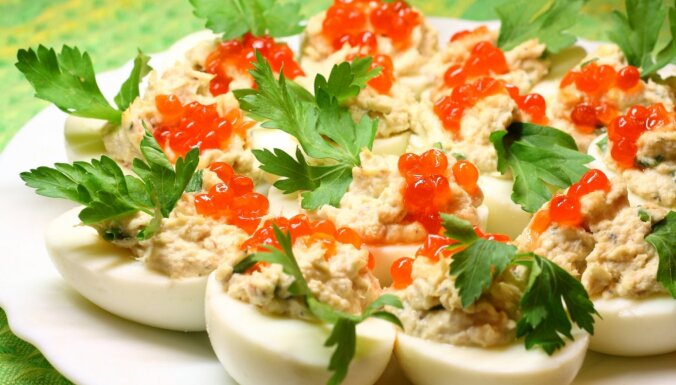 Pildītās olas: no majonēzes restes līdz sarkanajiem ikriem