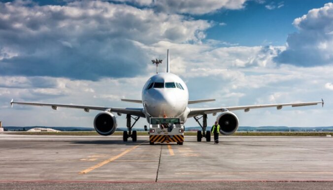 Опрос: 56 % жителей Латвии отправляются в отпуска самолетом