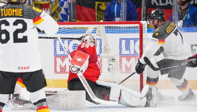 Vācijas hokejisti no pasaules čempionāta izslēdz Rīgā dominējušo Šveici