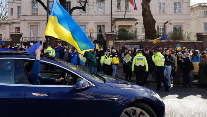 Eiropas Parlaments atļauj ES turpināt lietot Ukrainā izdotas autovadītāju apliecības