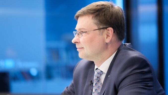 ES valstīm jāsāk mazināt budžeta deficīti, saka Dombrovskis