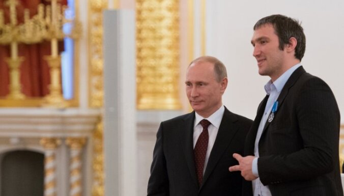 Hokejists Ovečkins dibina 'Putina komandu'