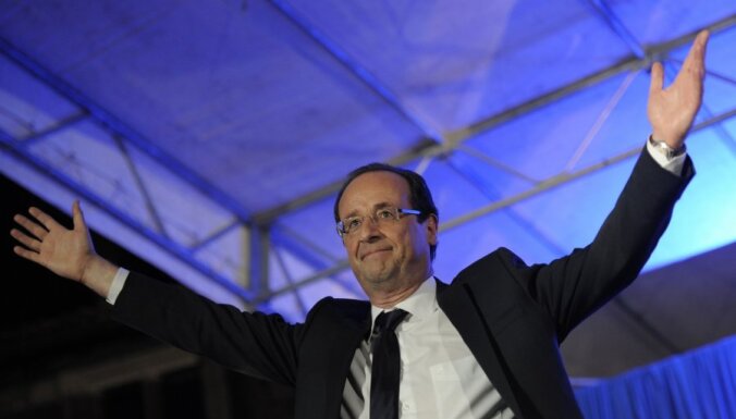 Francijas prezidents aicina Sīrijas opozīciju izveidot pagaidu valdību un sola to atzīt