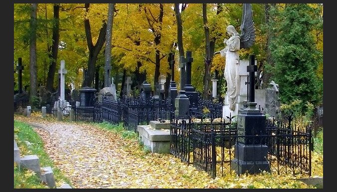 Климович о словах Ушакова: работа на кладбище унижает мусульман