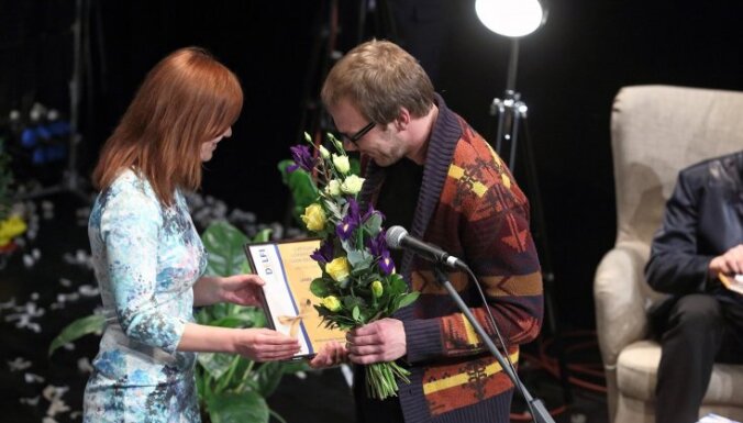 Pasniegtas Latvijas Literatūras gada balvas