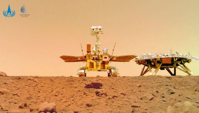 Fotomākslas paraugdemonstrējumi uz Marsa: arī Ķīnas rovers dižojas ar pašbildi