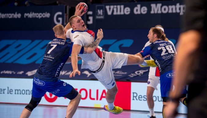 Mbapē vēro Krištopānu, PSG handbolisti uzvar EHF Čempionu līgas spēlē