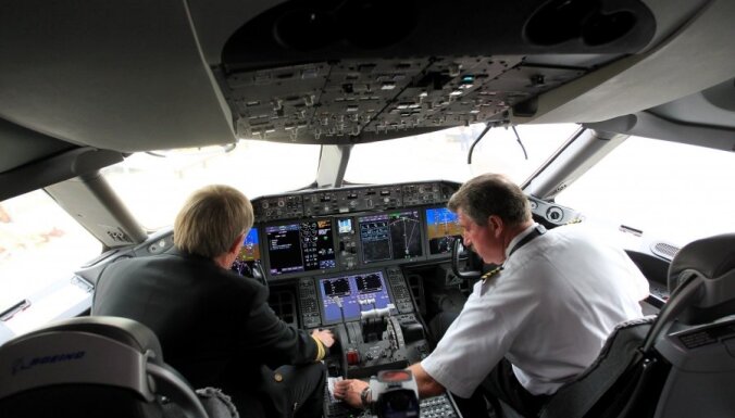 Aviācijas melnā avs: 'Dreamliner' 2013.gada ķibeles retrospekcijā