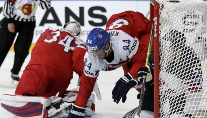 ВИДЕО: Чех Гудас завалил капитана Канады одним ударом, но чемпионы выиграли