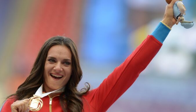 Slavenā krievu kārtslēcēja Isinbajeva Rio Olimpiādē varētu startēt kā neatkarīgā sportiste