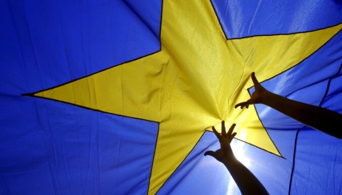 Eiropas Savienība piekrīt Ukrainai un Moldovai piešķirt kandidātvalsts statusu