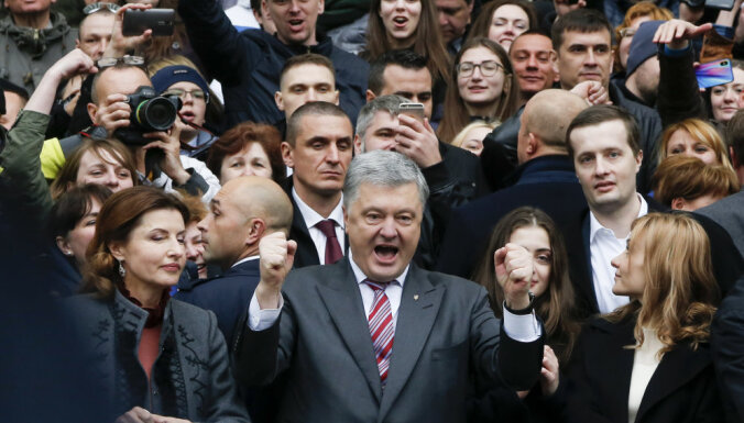 Порошенко не дождался Зеленского на стадионе "Олимпийский"
