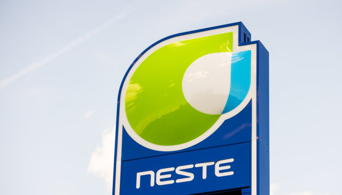 Neste Latvija уменьшает освещение рекламных щитов на АЗС