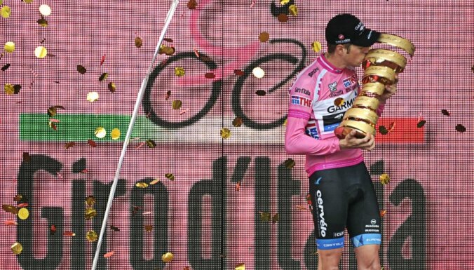 Kanādietis Hesdžedāls triumfē 'Giro d'Italia'; Smukulim kopvērtējumā 84.vieta