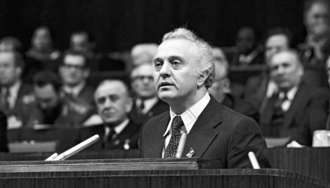 Miris Gorbačova ārpolitikas veidotājs Ševardnadze