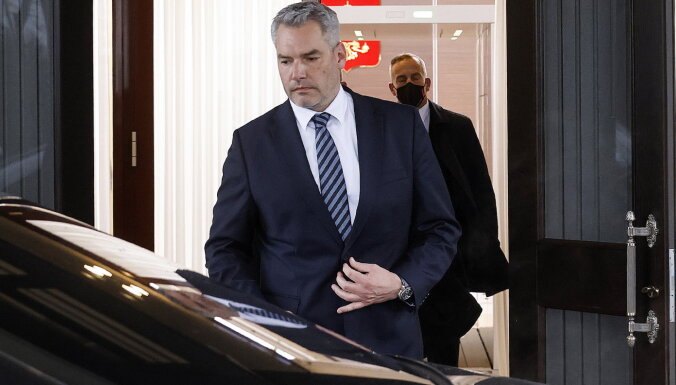 Austrijas kanclers aizstāv Makrona un Šolca sarunas ar Putinu