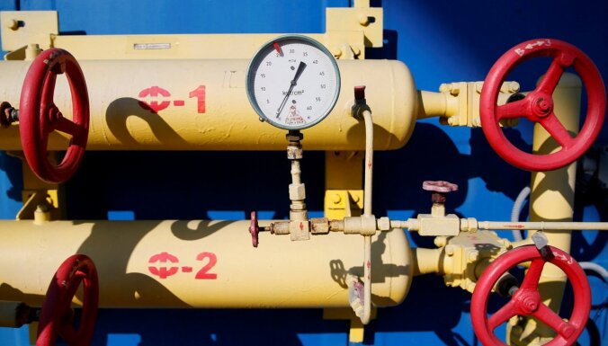 Medijs: EK rosinās obligātu gāzes krājumu veidošanu